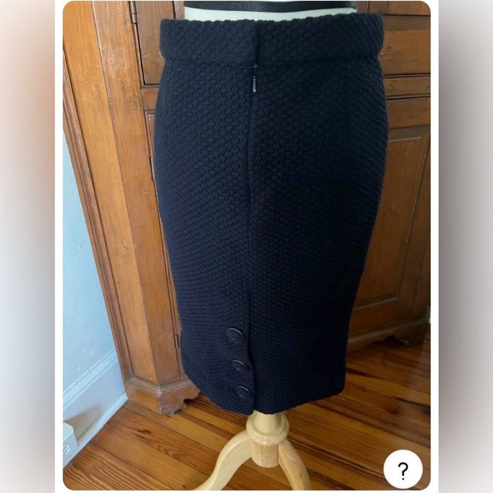 CHANEL 2015 spring/summer navy blue pencil skirt sz 38 interlocking CC buttons